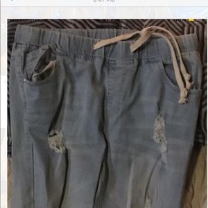 Light blue elastic jeans